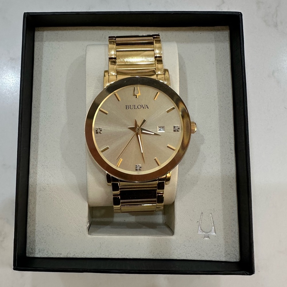 Bulova Futuro Quartz men's gold 3 real diamonds round dial steel bracelet watch